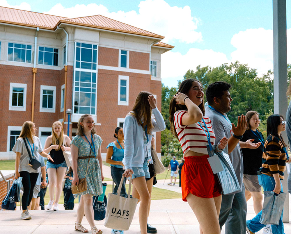 New students tour the UAFS campus during Mane Event