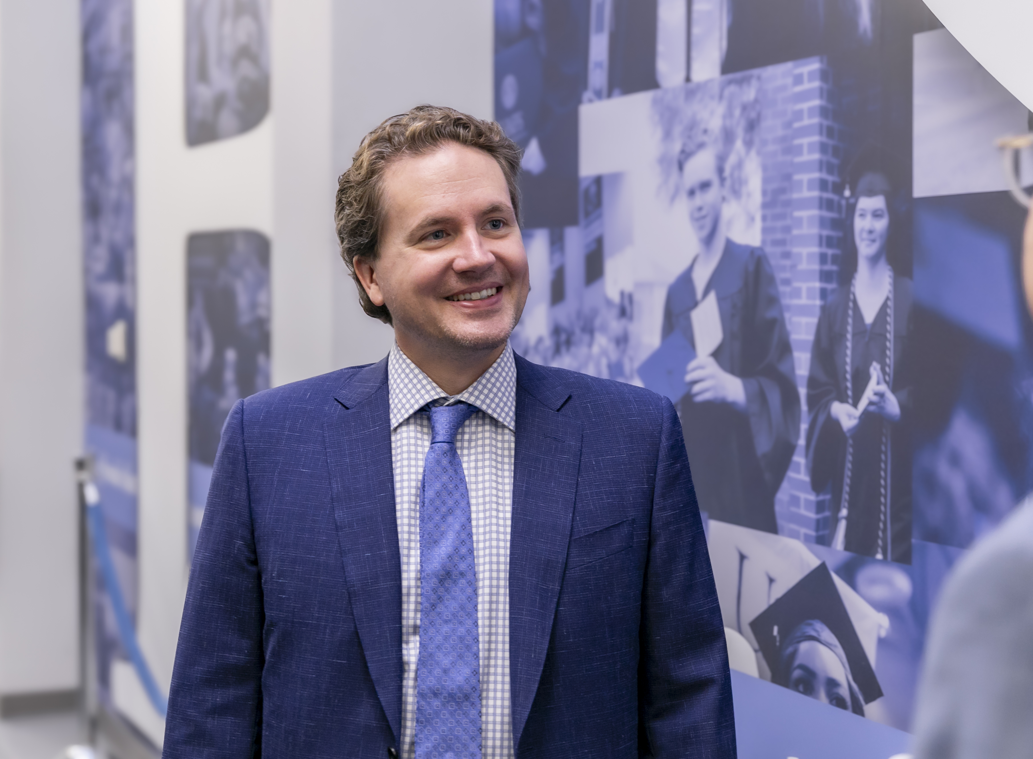 Dr. Duncan Pelly
